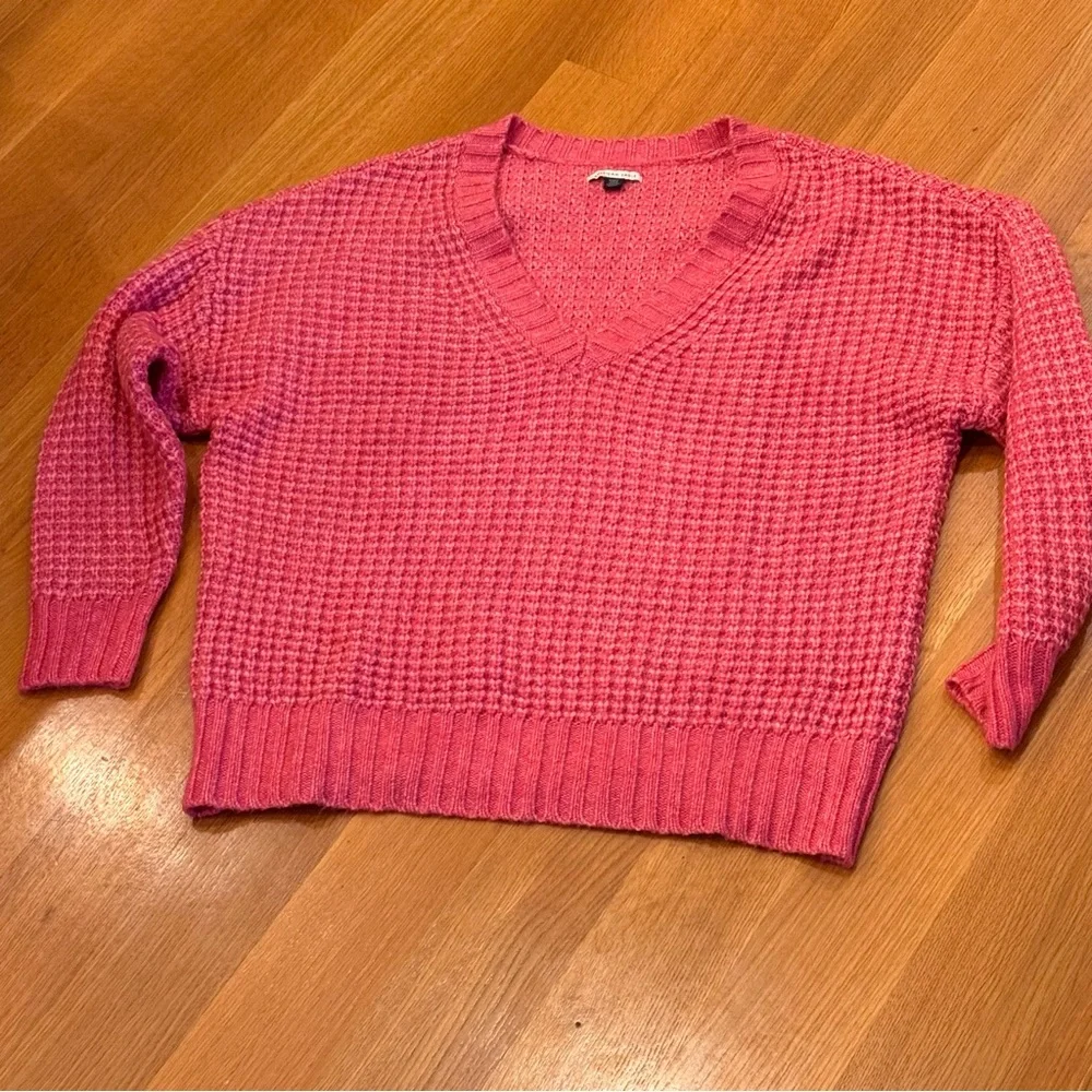 American Eagle Outfitters Pink V-Neck Sweater Size Medium Oversized Cozy Chunky - Picture 2 of 8